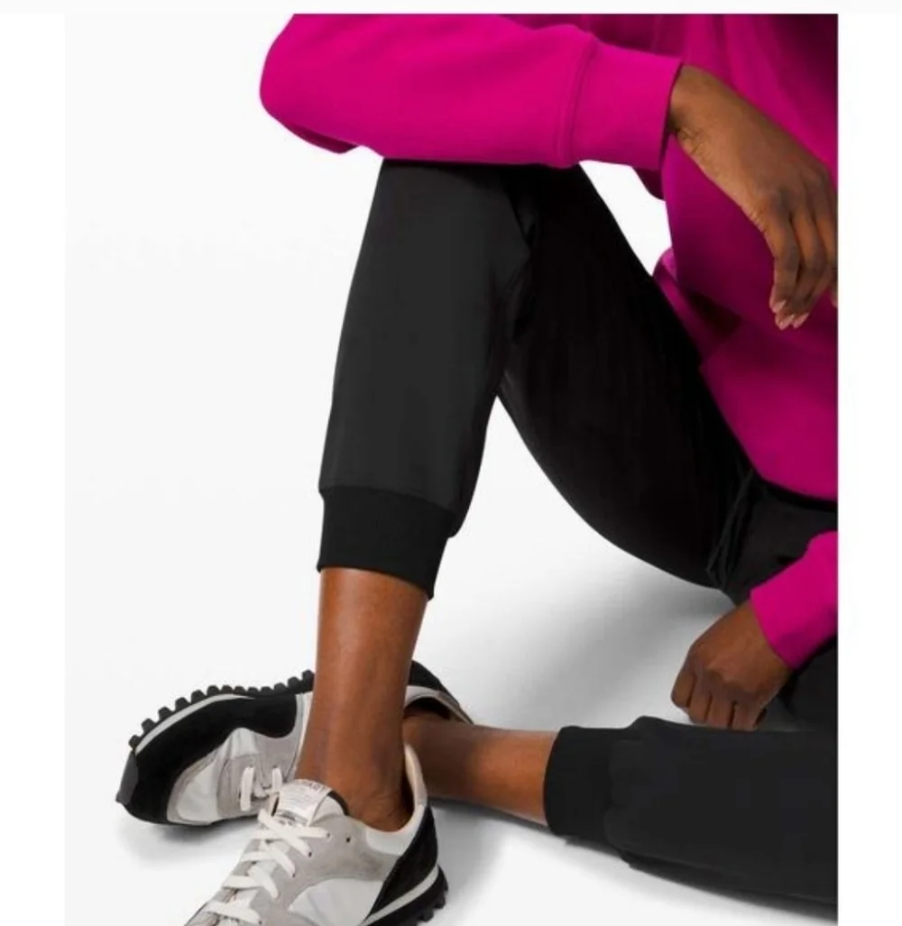 Lululemon Joggers Keep Moving 28
